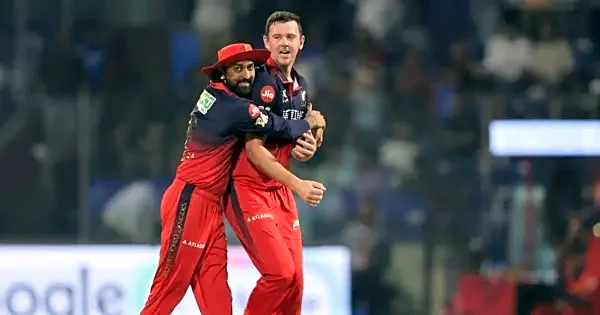 Fans on X stunned as RCB rip through Delhi Capitals with six powerplay wickets