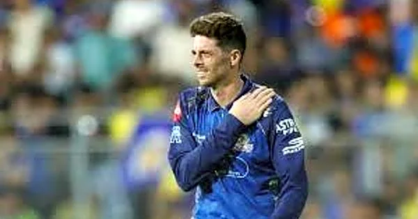Mitchell Santner diagnosed with grade three ACL shoulder injury, set to miss action for at least a month