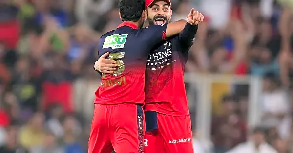 Virat Kohli shares light hearted banter with teammates Krunal Pandya and Bhuvneshwar Kumar amidst match against LSG, video viral