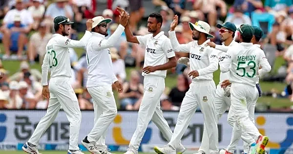 Bangladesh produce horrific fielding blunder in embarrassing moment against Pakistan