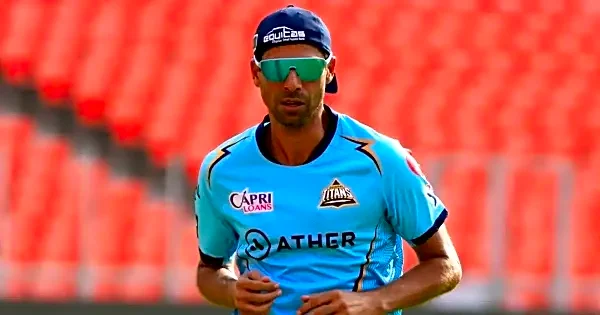 Ashish Nehra pointed to his head prior to Mohammed Siraj’s fiery bouncer to get rid of Vaibhav Sooryavanshi