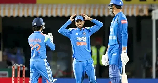 Shubman Gill takes one hand stunner to dismiss Afghanistan batsman Allah Ghazanfar