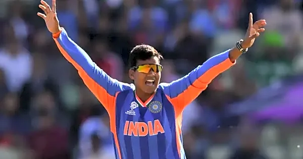 “ Deepti “Clutch” Sharma”: X reacts as India’s bowling unit rips apart Pakistan batting unit