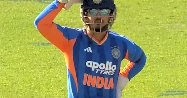 Ishan Kishan attempts MS Dhoni-style run-out in 2nd Zimbabwe T20I; ends up missing wickets in comedy of errors; visuals viral