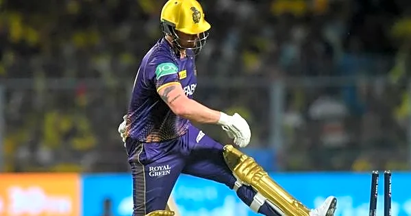 Jason Roy gets dismissed in bizarre fashion after deflecting ball back onto his stumps against Dublin in ETPL
