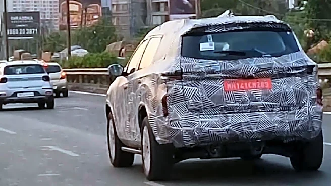 Tata Safari EV Spotted Testing Ahead Of 2026 Launch — Can It Beat The Mahindra XEV 9S?