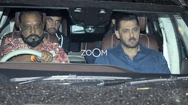Salman Khan Looks Serious After Shooting Bigg Boss 19 Weekend Ka Vaar, Arrives At Kalina Airport - WATCH