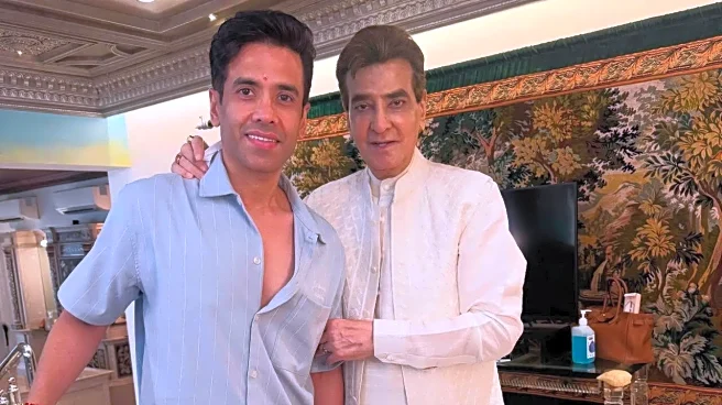 Tusshar Kapoor Gives Father Jeetendra's Health Update After His Fall At Zarine Khan's Prayer Meet