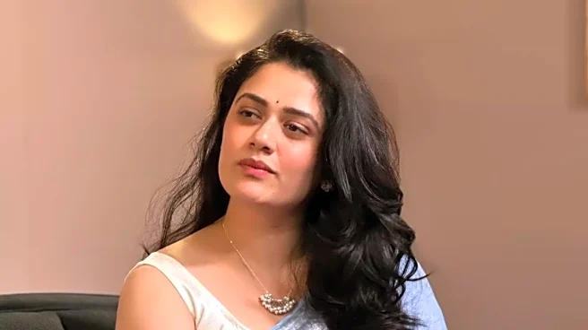 Who Is Girija Oak? Jawan Actor Wins Internet With Her Simple Blue Saree Look