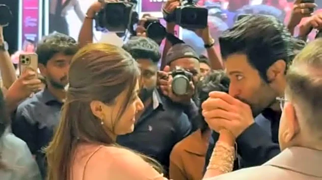 Vijay Deverakonda Kisses Rashmika Mandanna’s Hands In Front Of Huge Crowd At Event – Watch