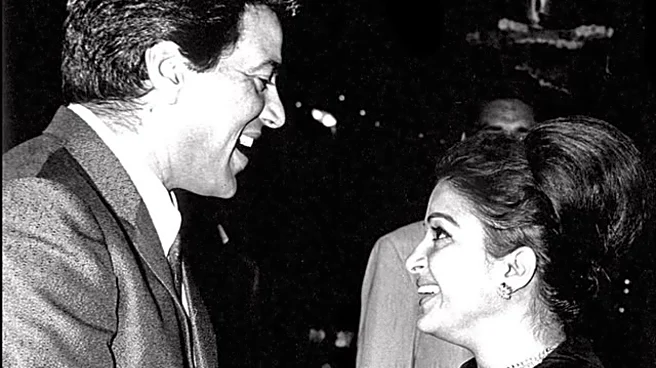 When Dharmendra Recalled His First Meeting With Shaheed Actress Kamini Kaushal, Shared Pic