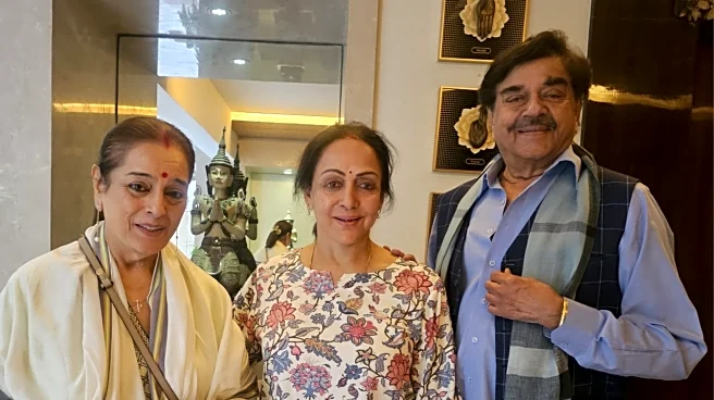 Shatrughan Sinha Checks On ‘Elder Brother’ Dharmendra, Visits Hema Malini With 'Bestest Half' Poonam - See Pics