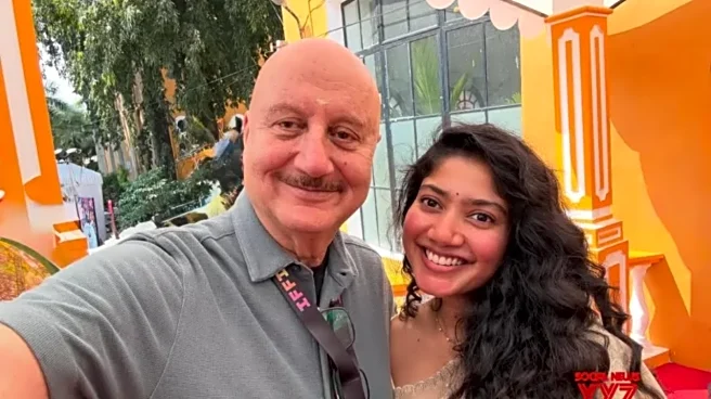 Anupam Kher Shares Selfie With Sai Pallavi At IFFI, Calls Her 'Real, Affectionate'