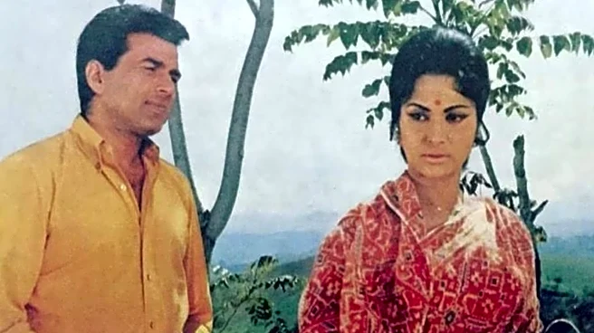 Waheeda Rehman Recalls When 'Shy' Dharmendra Said 'I’m From Village, Would Like To Work With You Someday'