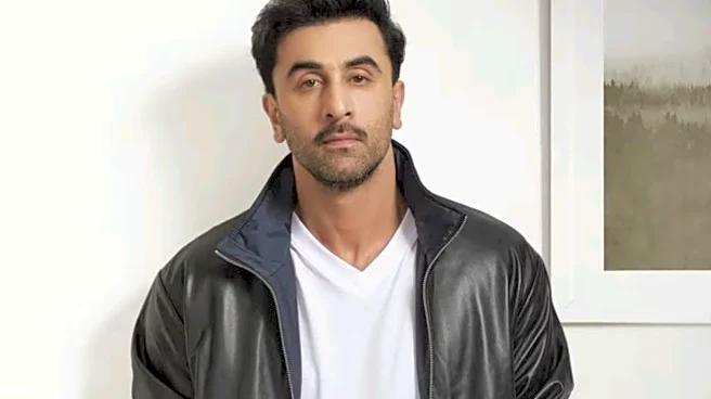 Ranbir Kapoor's Security Lashes Out At Paparazzi For Taking Pictures, Latter Claims 'Being Called'