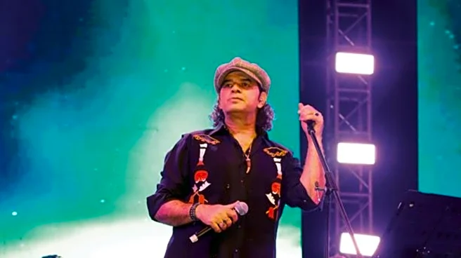 Mohit Chauhan's AIIMS Bhopal Performance Did Not Go Well; Singer Falls On Stage Leaving Fans Worried - See Viral Video