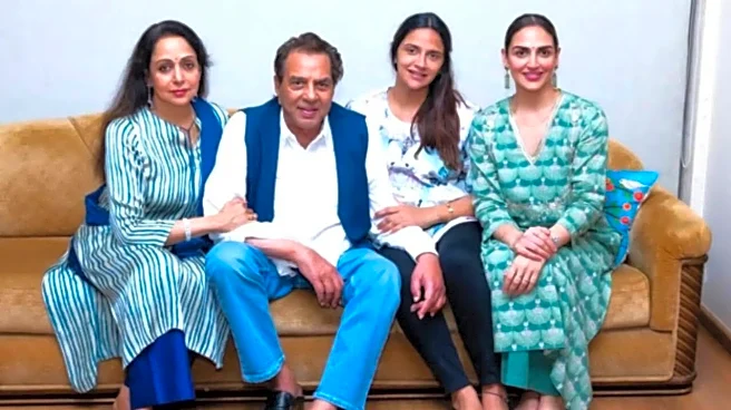 Hema Malini, Daughters Esha And Ahana Deol Pay Tribute To Dharmendra At Prayer Meet In Delhi - Watch