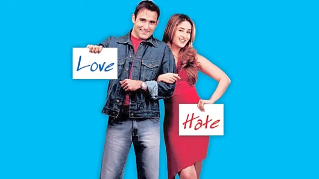 When Kareena Kapoor REVEALED She Had Crush On Her Hulchul Co-star Akshaye Khanna In School - 'He's Bachelor' - Watch VIRAL Old Clip