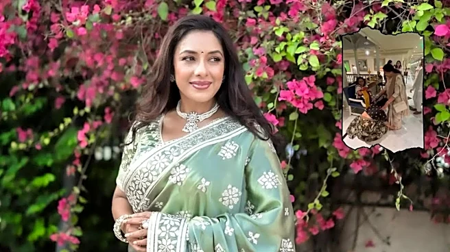 Anupamaa Actress Rupali Ganguly Remembers Asha Bhosle With Unseen Video, Touches Her Feet: Your Absence Hurts Deeply