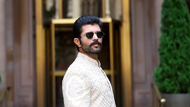 Vijay Deverakonda Reveals The Secret Behind His Massive Popularity - EXCLUSIVE