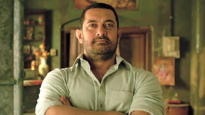 Did Aamir Khan's Office Dump Fan Art In Scrapyard? Influencer Claims Actor Discarded Paintings; Netizens Are SHOCKED