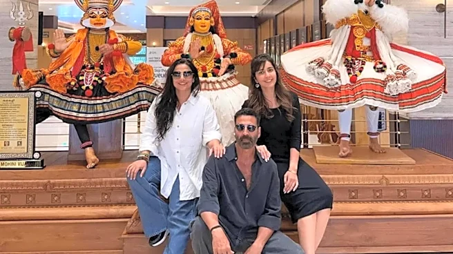Akshay Kumar Wraps Kerala Schedule For Anees Bazmee's Next; Poses With Vidya Balan, Raashii Khanna