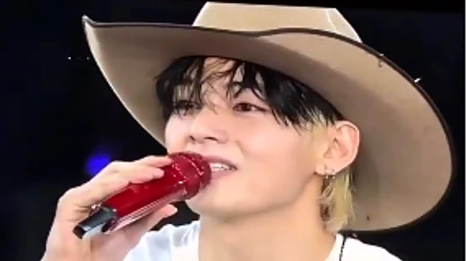 BTS V Wishes 'Mom Maria, Teresa' - Watch His Request For ARMYs On Mother’s Day At Mexico Concert