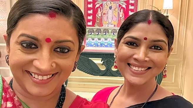 Smriti Irani AKA Tulsi Misses Sakshi Tanwar AKA Parvati; Drops Throwback Pic From KSBKBT 2 Set