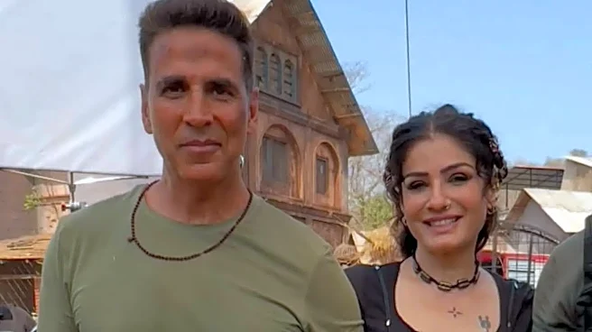 Akshay Kumar Recalls Raveena Tandon Changing Inside Generator Van During Shoot; Reveals Reason