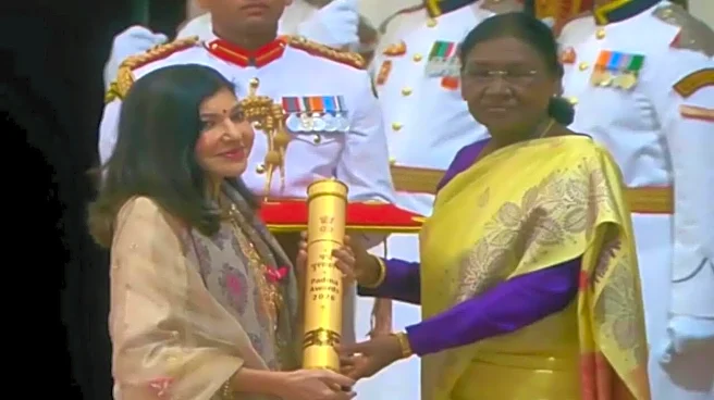 Padma Awards 2026: Alka Yagnik Honoured By President Droupadi Murmu; Touches PM Modi's Feet
