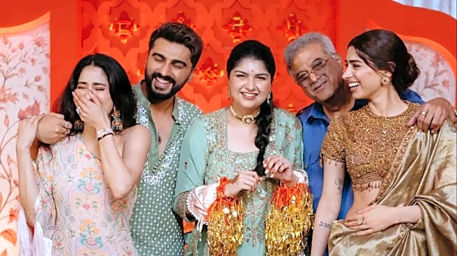 Arjun Kapoor's Happiness Knows No Bounds After Sister Anshula's Kaleera Falls On Him - WATCH