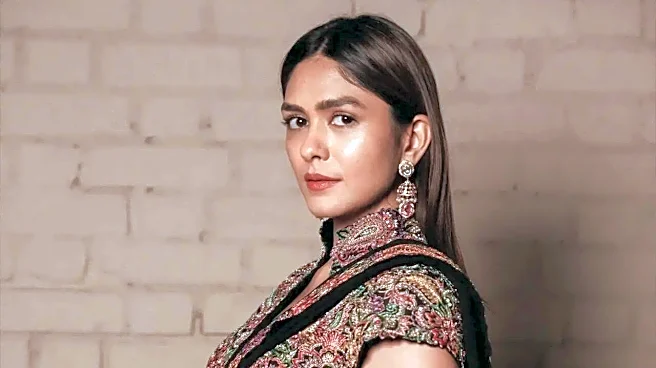 Mrunal Thakur Speechless After Meeting Students From Maharashtra Amid CJP Protest: What Do I Tell Them?