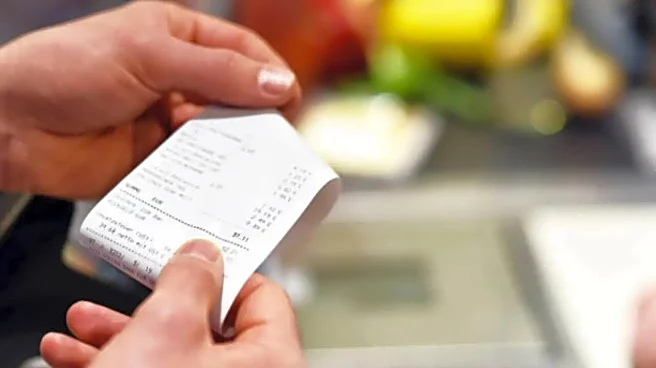 Never Touch Your Shopping Receipts: Top American Doctor Explains Why