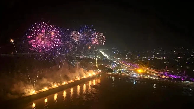 Ayodhya Skies Lit Up With Massive Fireworks on Diwali Eve, Laser Show Illuminates Saryu Ghat | Watch