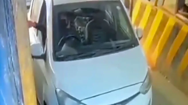 Delhi Red Fort Blast: Chilling CCTV Footage Shows i20 Car at Badarpur Toll Plaza with Dr Umar Visible Inside