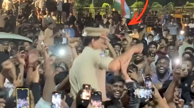 Fans Lift Cop Into The Air In Hyderabad After India Wins 1st Ever Women's World Cup | Viral Video