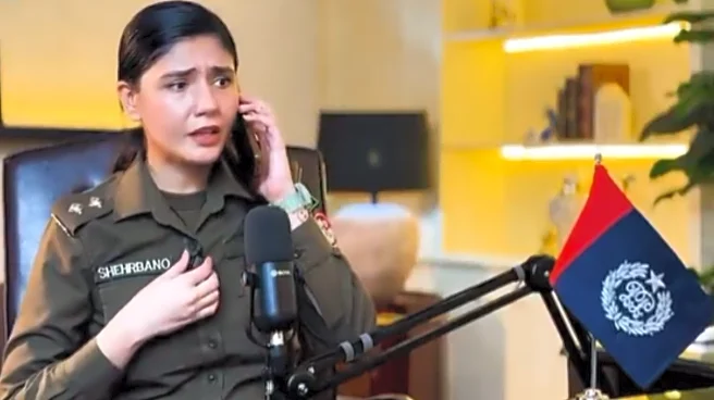 ‘Murder Ho Gya Hain, Me Jaldi Se Ho Kar Aayi’: Pakistani Cop Leaves Podcast To ‘Solve Murder’, Returns Later