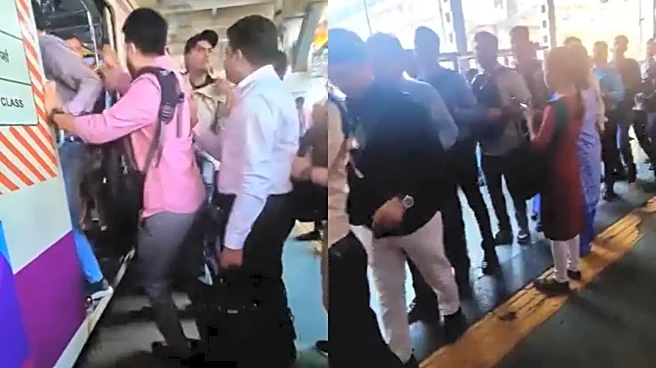 'Is This Really Mumbai?' Passengers Line Up In Discipline To Board Local Train, Internet in Total Shock | WATCH