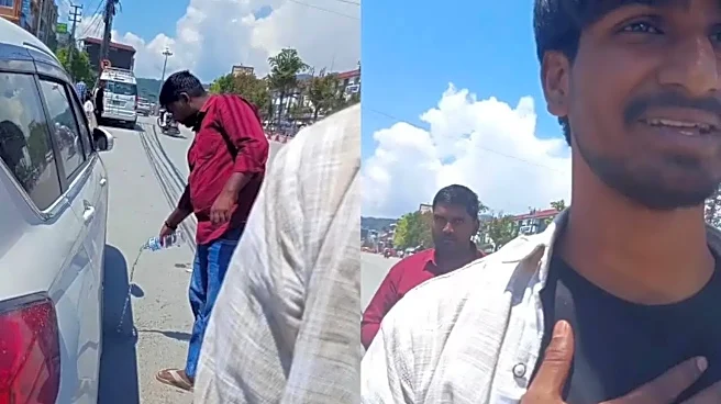 Nepal Man Slams Indian Tourists For Spitting, 'Ye India Nahi Hai '| Viral Video