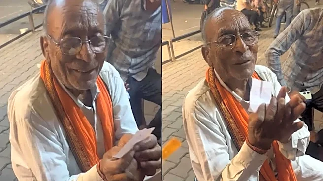 ‘Beta, Kuch Madad Kardo’: Sick Rickshaw Driver Seen With Urine Bag While Working | Viral Video