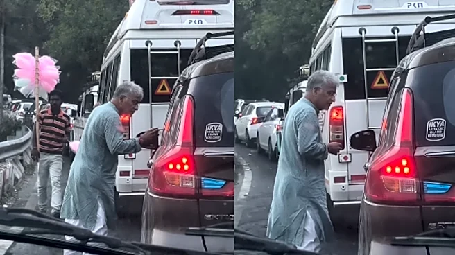VIDEO: Man Hands Back Trash Thrown Out Of Car Window By Tourist In Mussoorie