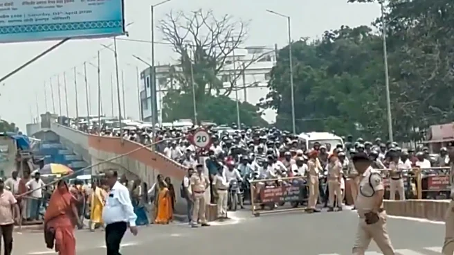 Bihar Crowd Resorts To ‘Horn Protest' To Oppose ‘VIP Roadblock’ Amid Extreme Heat