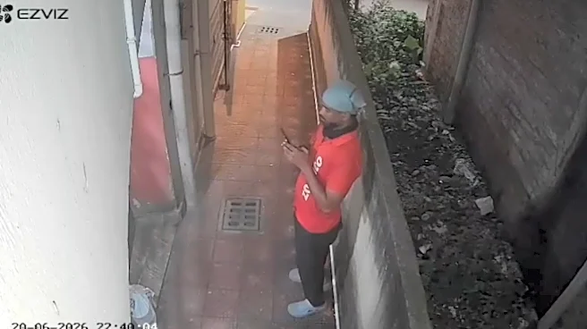 Caught On Cam! Zomato Delivery Agent’s ‘New Scam’ Leaves Internet Buzzing