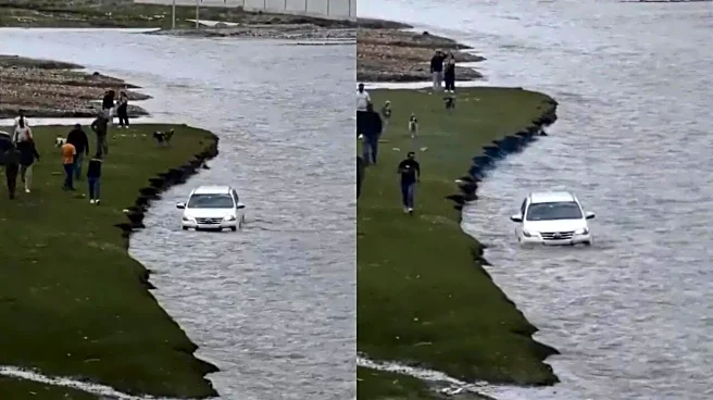 'Can't Blame Govt for Everything': Tourist's Fortuner Stunt In Kashmir's Jhelum River Sparks Outrage | WATCH