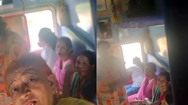 'Kuch Toh Daya Dikhao': Sleep-Deprived Passenger Clashes With Women Singing Loud Bhajans On Train | VIDEO