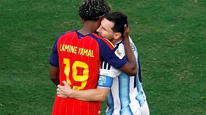 Messi And Yamal Embrace After The FIFA Final: The Photo That Closed A 19-Year Loop - VIRAL