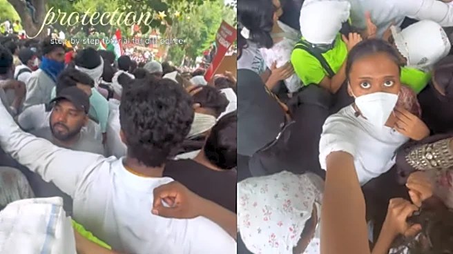 CJP Protest: Men Stand With Hands On Shoulders To ‘Make’ Women Feel ‘Safe’ At Jantar Mantar; Win Praise