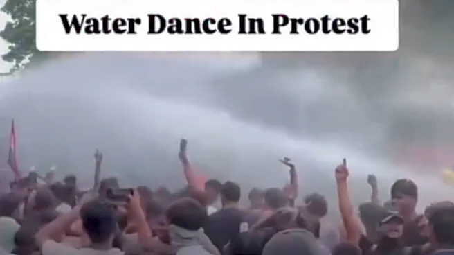 ‘Tear Gas Ki Vyavastha Nhi Hain?’ Bihar CJP Protesters Ask Cops To Use Water Cannons, Dance In Viral Video