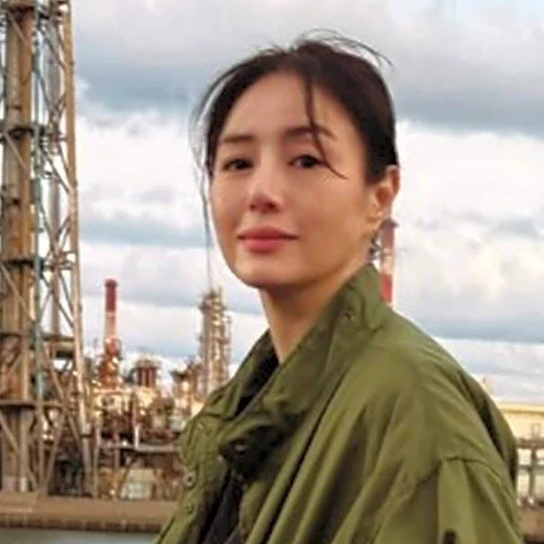 【男性に聞いた】「唇が魅力的だと思う40代女性俳優」ランキング！ 2位「井川遥」を抑えた1位は？【2026年調査】