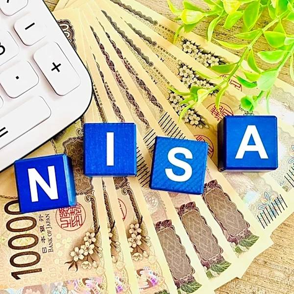 「NISAってやってる？」同僚の一言で投資デビューした33歳がオルカン月10万円を2年半続けた結果